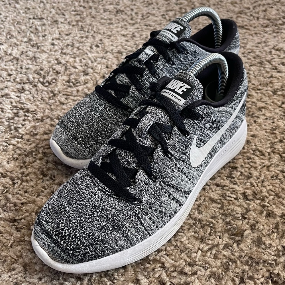 Nike LunarEpic Low Flyknit Oreo Running Shoes Women’s Size 7.5